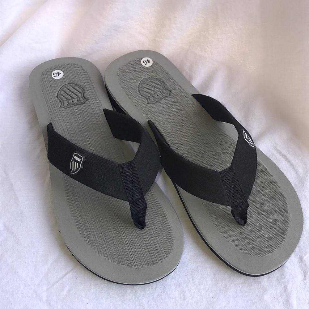 Men’s flip flops
